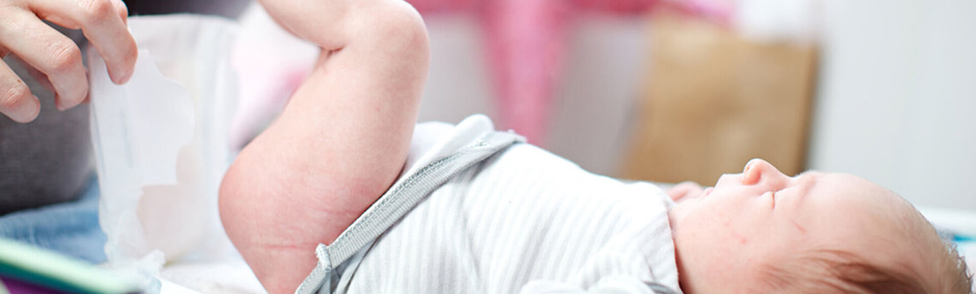 Paso a paso para cambair el pañal de tu bebé | Más Abrazos by Huggies