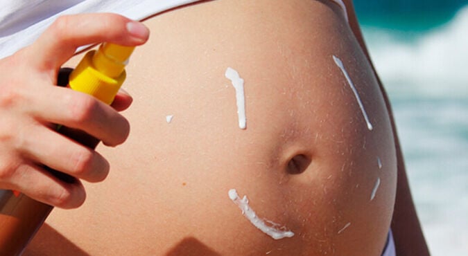 ¿Qué pasa cuando una mujer embarazada se quema la barriga? | Más Abrazos by Huggies
